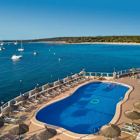 Universal Marques 4*